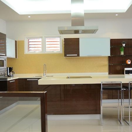 Aw One Patong Villa Екстериор снимка